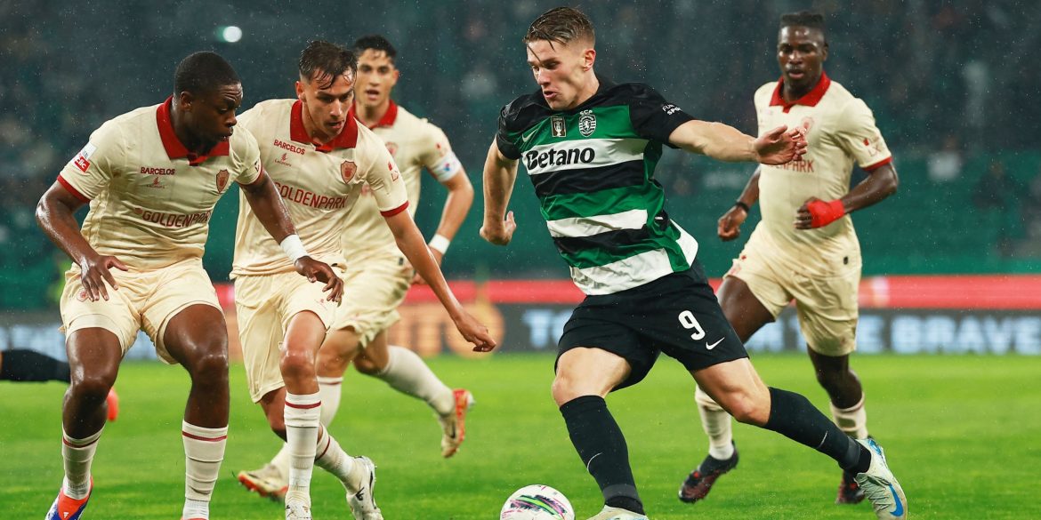 Man Utd ready late hijack to sign "insane" 52-goal Arsenal striker target