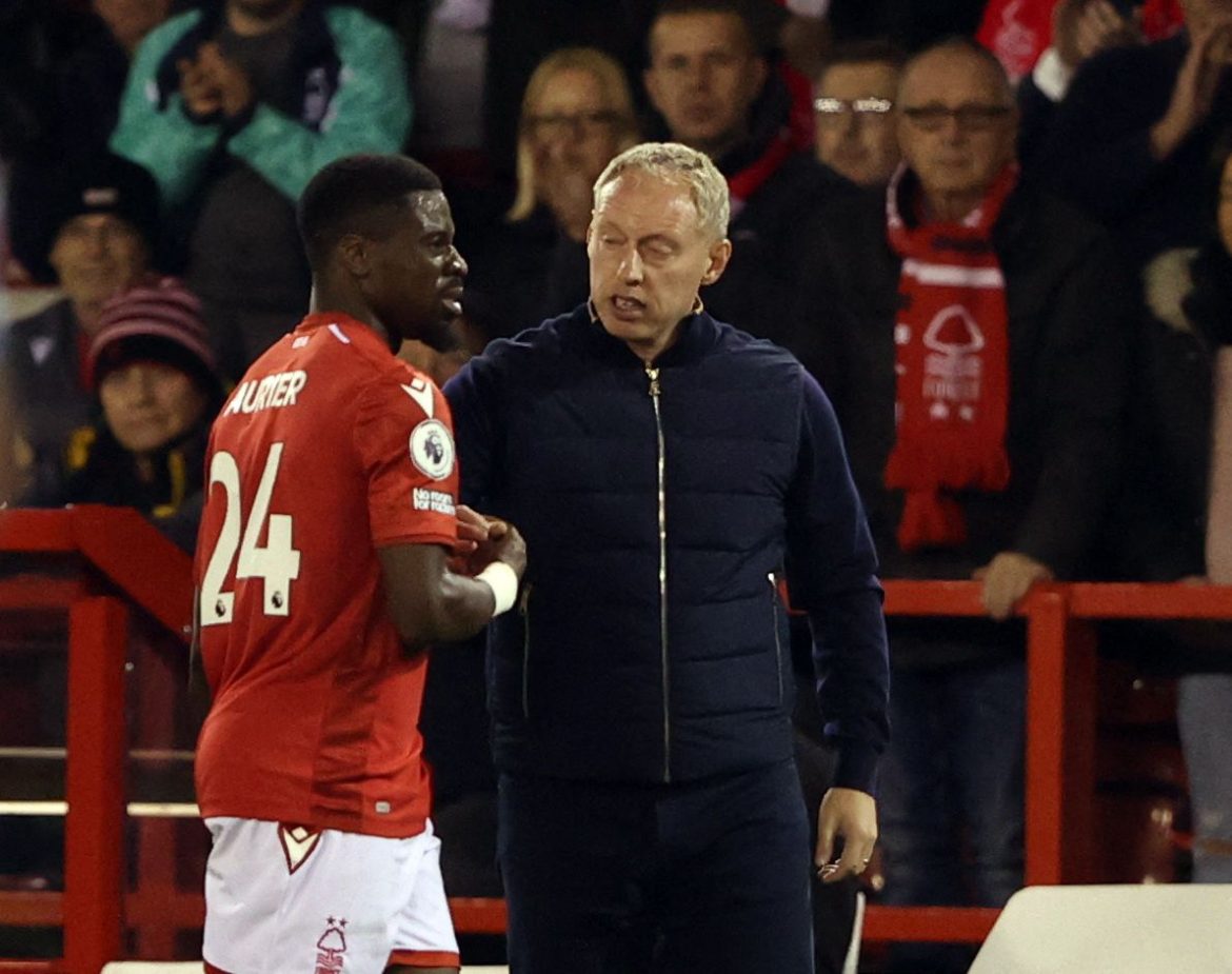 West Ham vs Forest team news: Aurier injury update