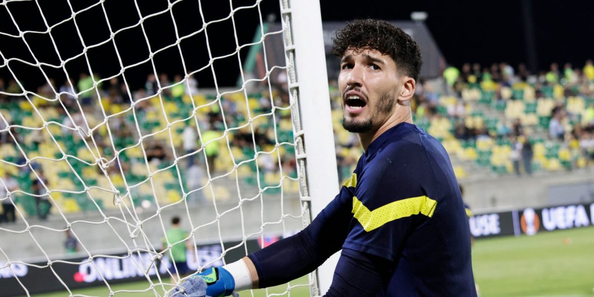 Man United Hold Old Trafford Talks For 25-Year-Old Goalkeeper